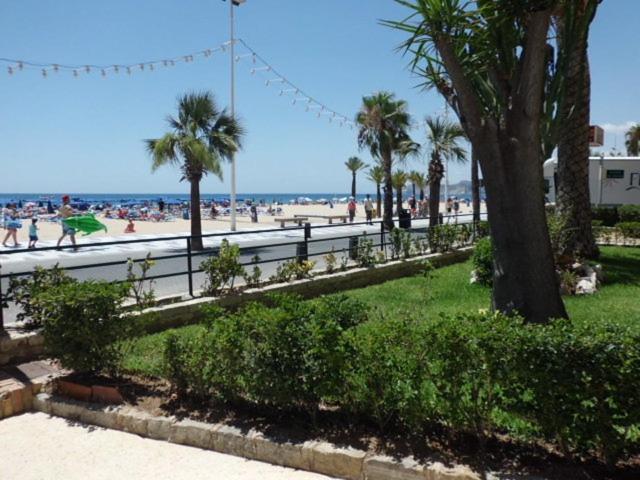 Apartament Disponible En Abril-wifi-3hab, 6 Pers, -piscina, Aire Acondi-parking Opcionable Extra Benidorm