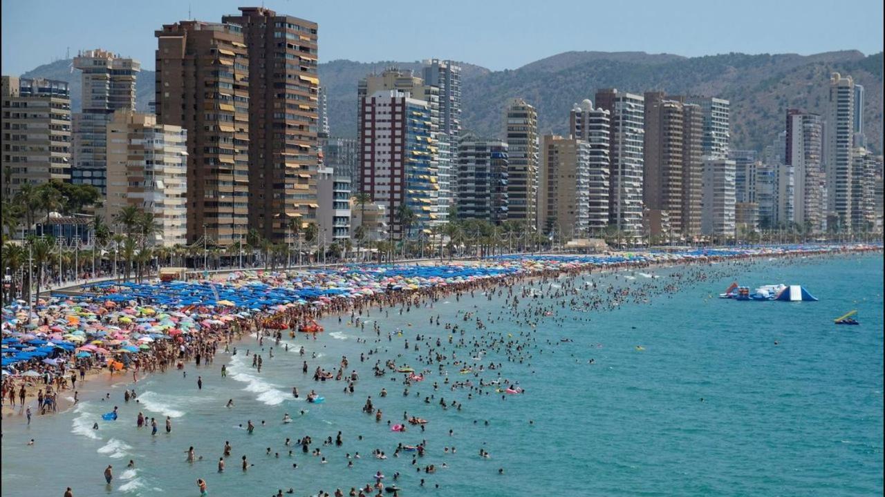 Apartament Disponible En Abril-wifi-3hab, 6 Pers, -piscina, Aire Acondi-parking Opcionable Extra