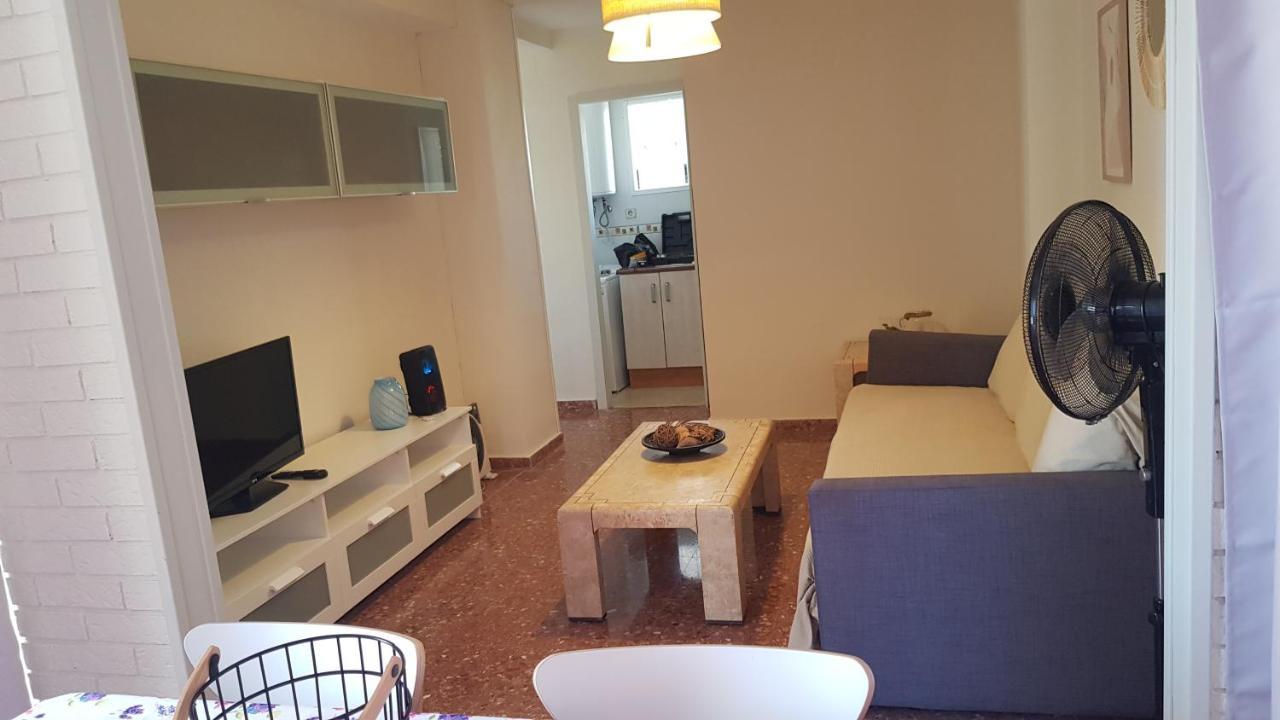 Apartament Disponible En Abril-wifi-3hab, 6 Pers, -piscina, Aire Acondi-parking Opcionable Extra Benidorm