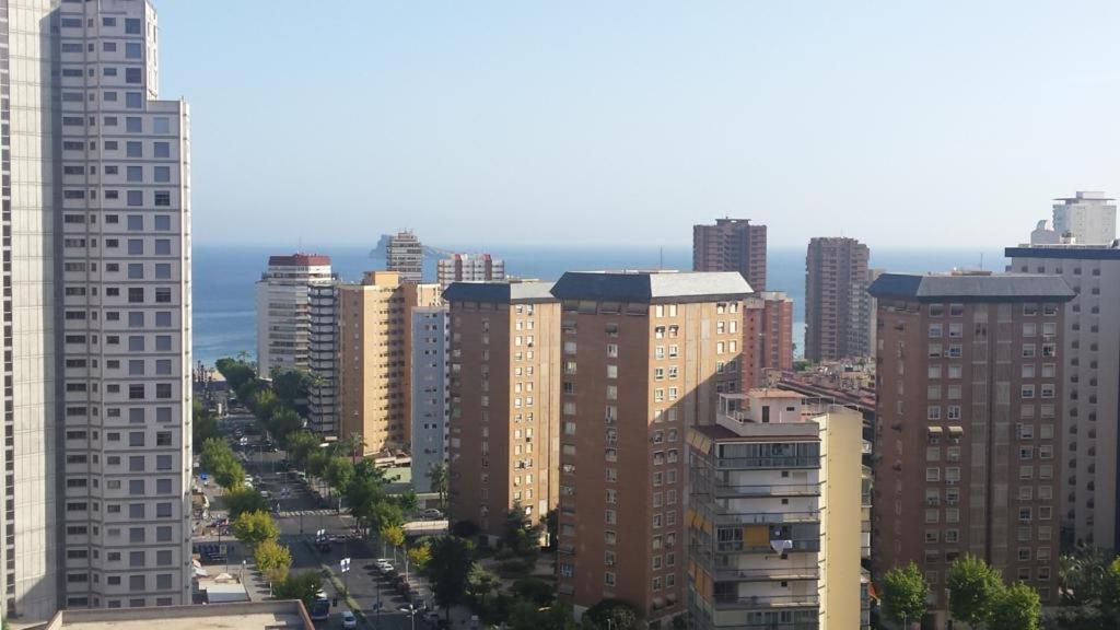 Apartament Disponible En Abril-wifi-3hab, 6 Pers, -piscina, Aire Acondi-parking Opcionable Extra Benidorm